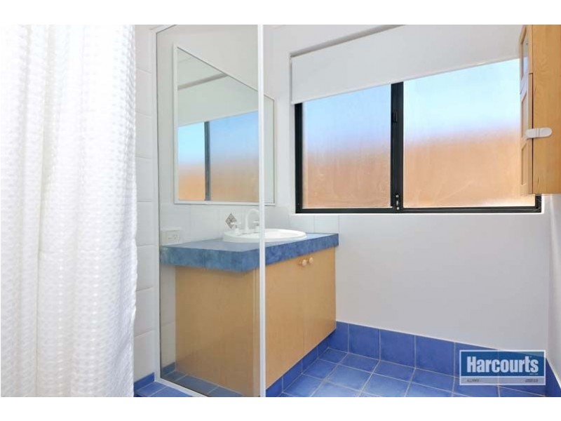 70 Macnaughton Crescent, Kinross WA 6028