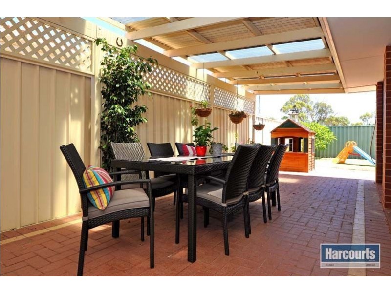 70 Macnaughton Crescent, Kinross WA 6028