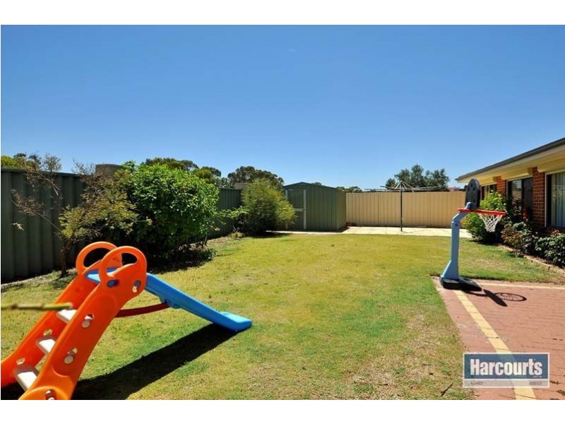 70 Macnaughton Crescent, Kinross WA 6028