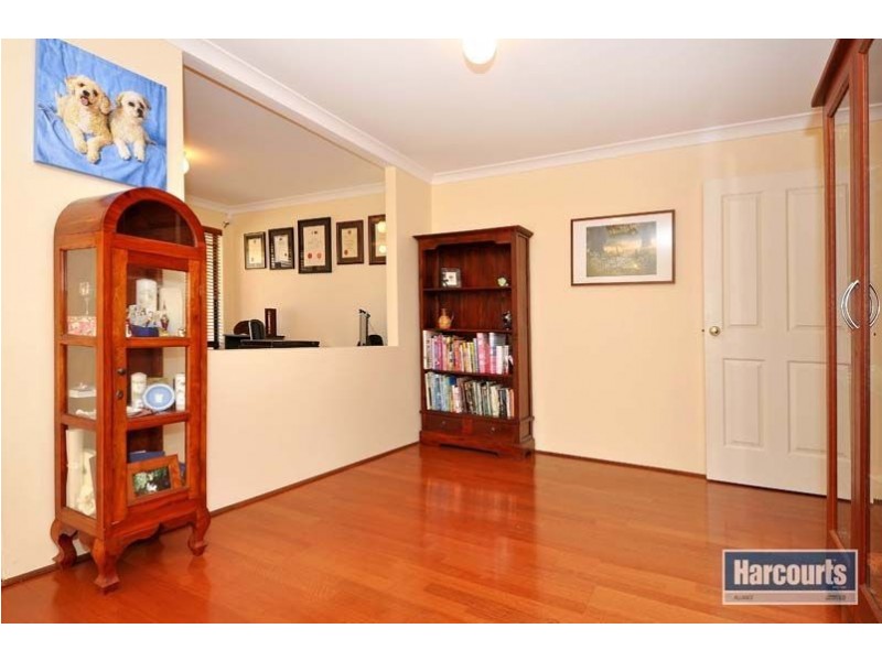 70 Macnaughton Crescent, Kinross WA 6028