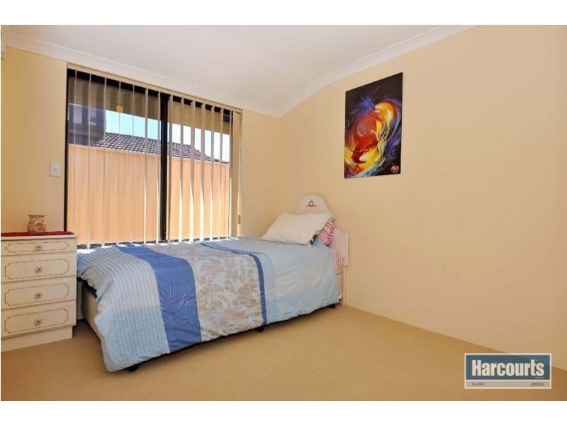 70 Macnaughton Crescent, Kinross WA 6028