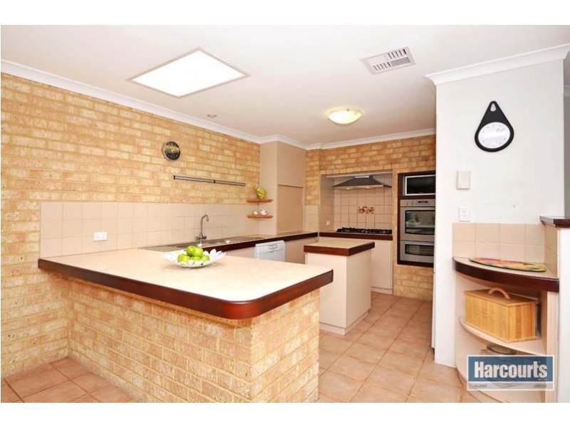 7 Whim Court, Kinross WA 6028