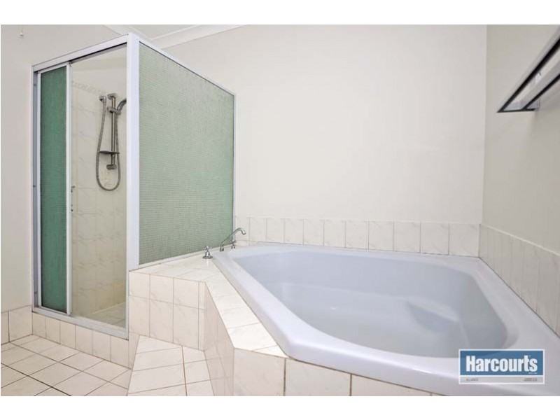 7 Whim Court, Kinross WA 6028