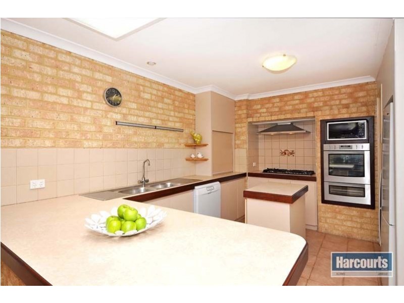 7 Whim Court, Kinross WA 6028