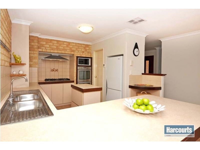 7 Whim Court, Kinross WA 6028