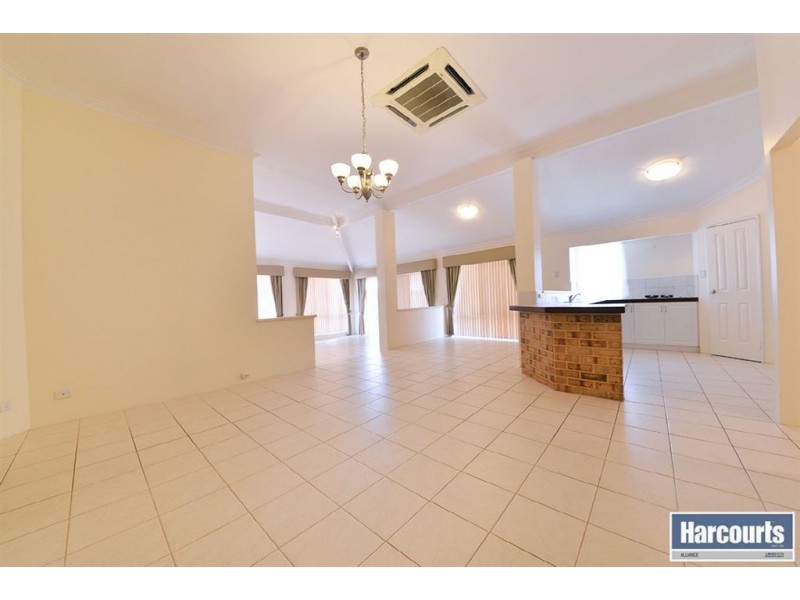 43 Canterbury Circle, Currambine WA 6028