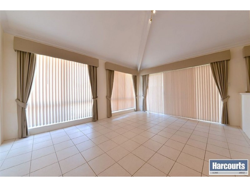 43 Canterbury Circle, Currambine WA 6028