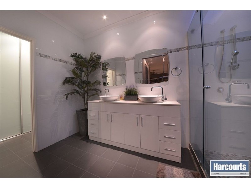 19 Elderiana Link, Banksia Grove WA 6031