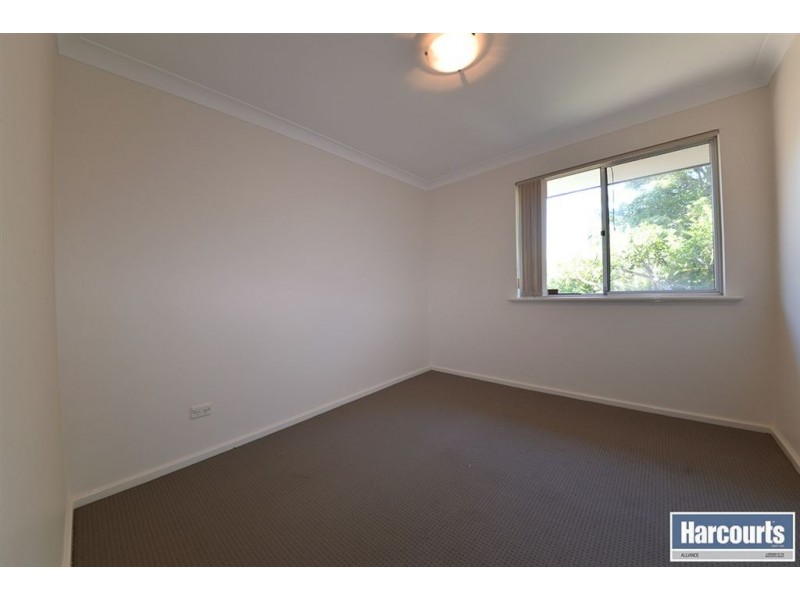 11 Tremont Place, Craigie WA 6025