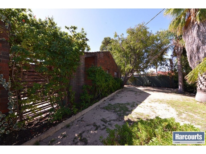 11 Tremont Place, Craigie WA 6025