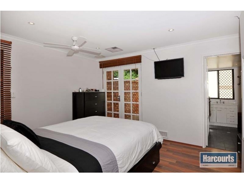 3 Veliger Court, Heathridge WA 6027