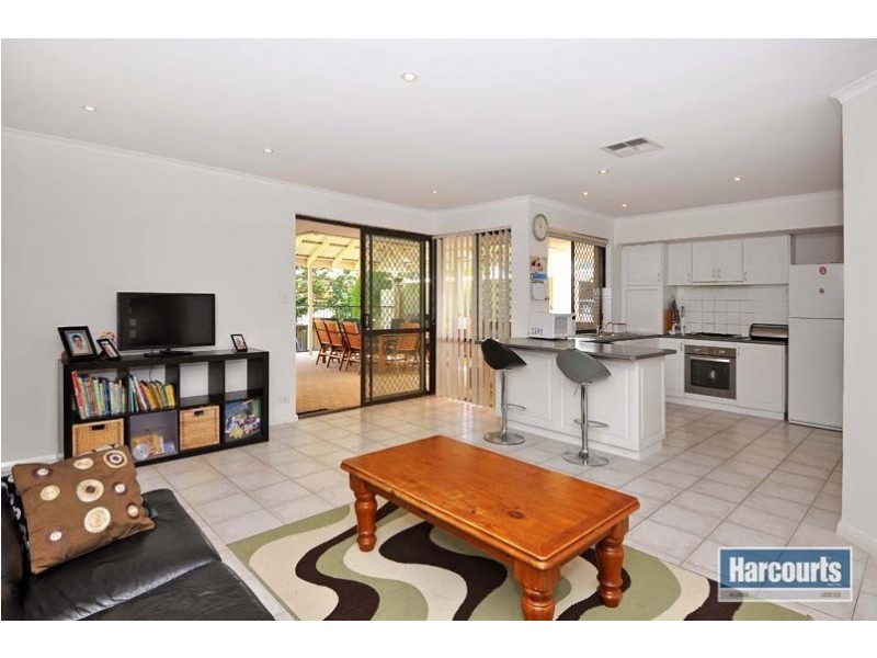 3 Veliger Court, Heathridge WA 6027