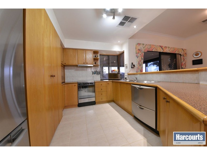 17 Bergalia Mews, Currambine WA 6028