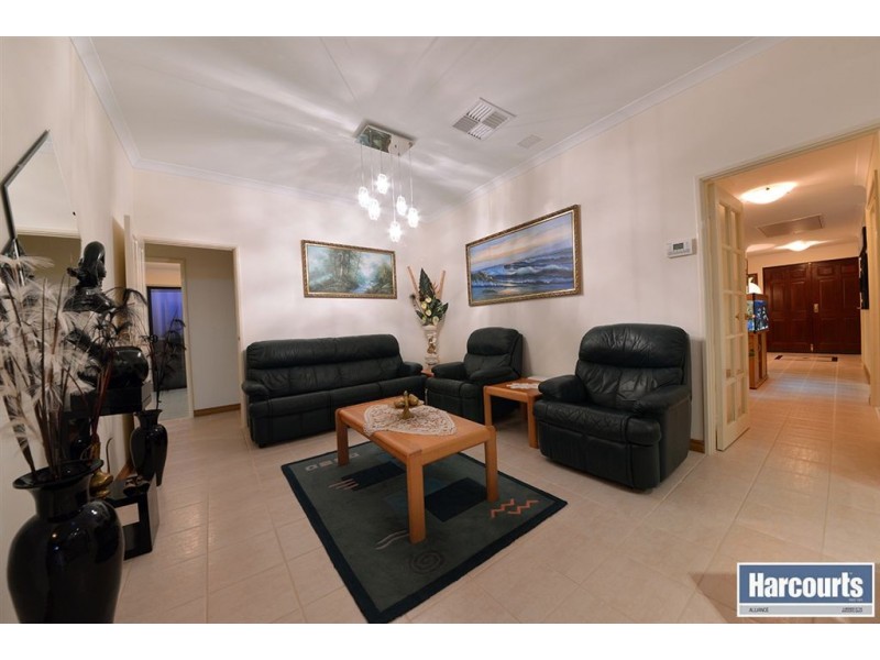 17 Bergalia Mews, Currambine WA 6028