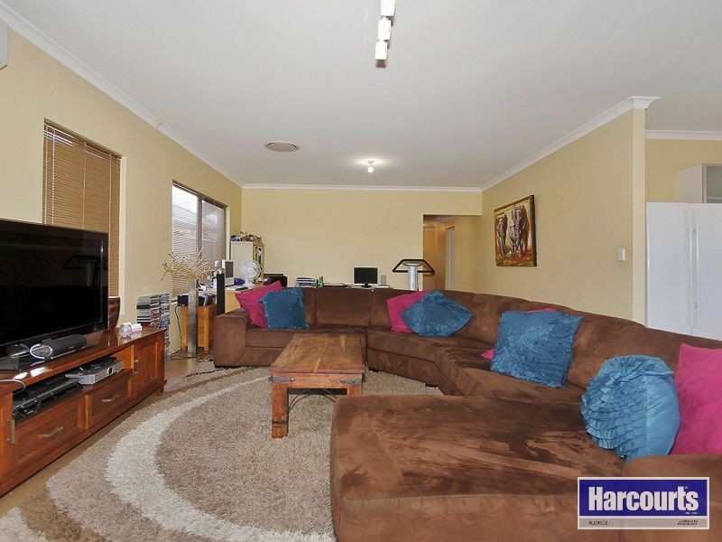 65 Watkins Loop, Tapping WA 6065