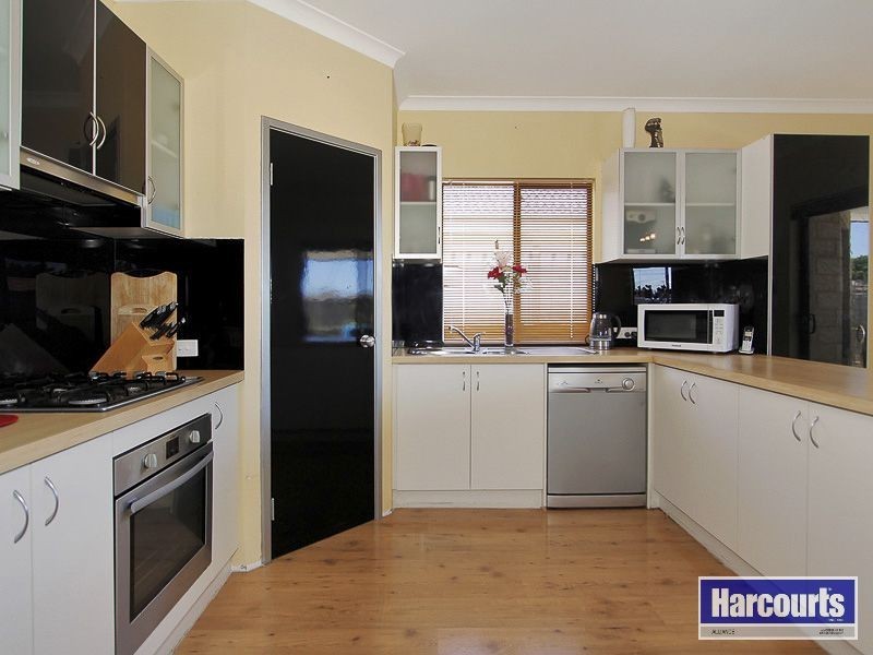 65 Watkins Loop, Tapping WA 6065