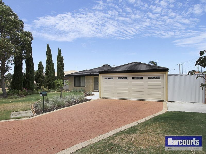 33 Monaltrie Loop, Carramar WA 6031