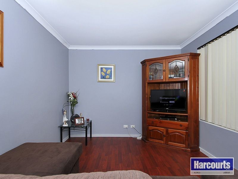 33 Monaltrie Loop, Carramar WA 6031