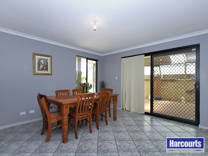 33 Monaltrie Loop, Carramar WA 6031