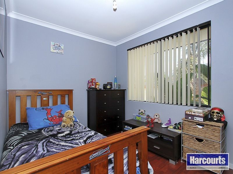33 Monaltrie Loop, Carramar WA 6031