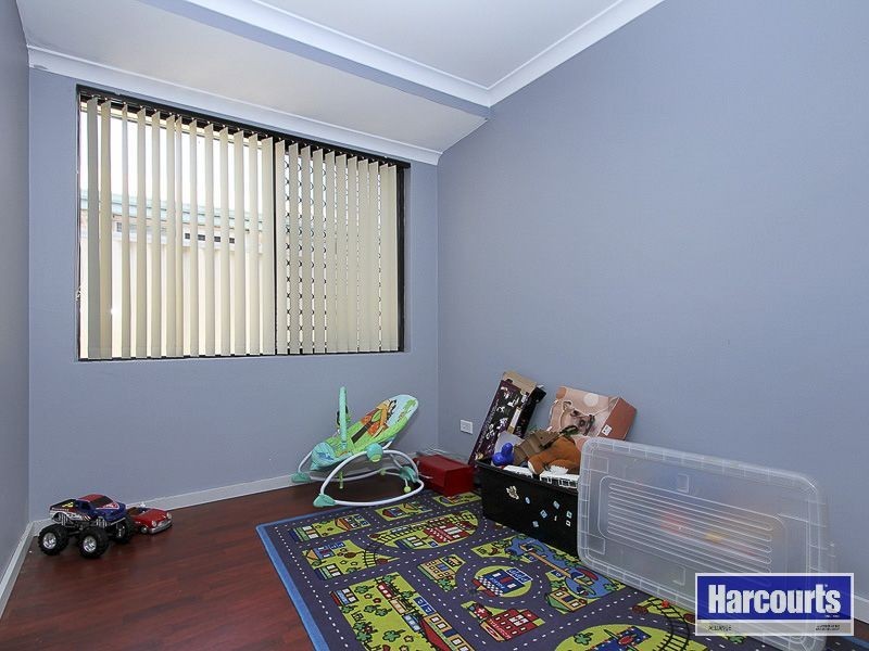 33 Monaltrie Loop, Carramar WA 6031