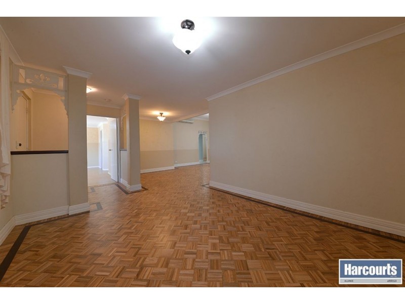 25 Bergalia Mews, Currambine WA 6028