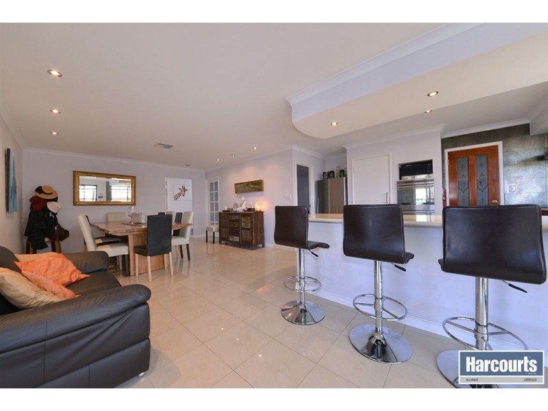 68 Carlton Turn, Currambine WA 6028