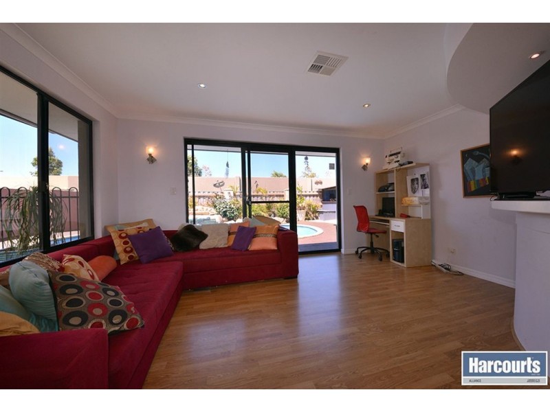 68 Carlton Turn, Currambine WA 6028