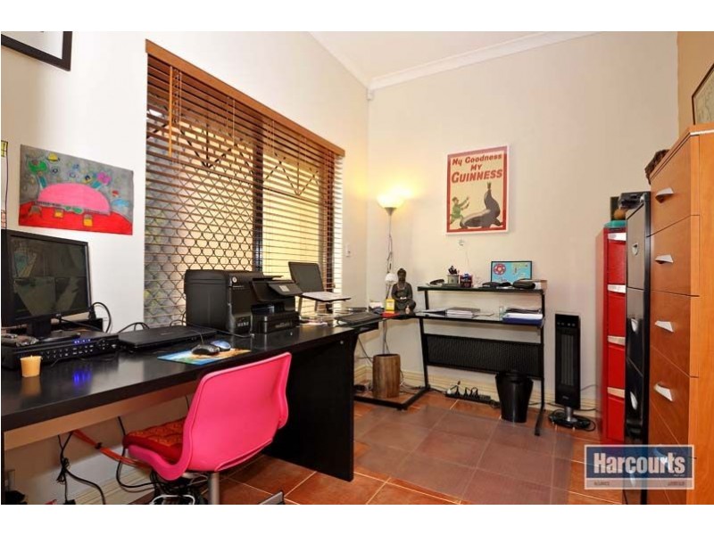 5 Berkley Road, Marangaroo WA 6064