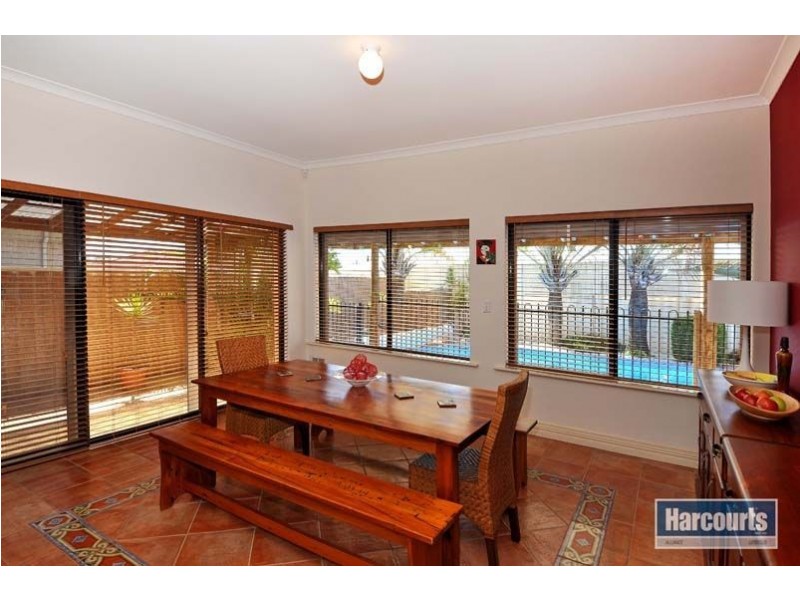 5 Berkley Road, Marangaroo WA 6064