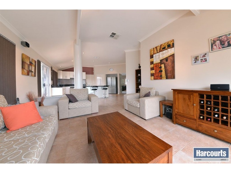 6 La Grange Loop, Currambine WA 6028