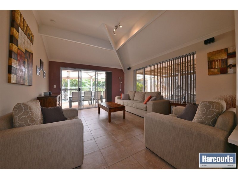 6 La Grange Loop, Currambine WA 6028