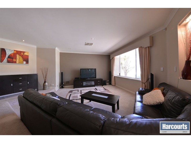 6 La Grange Loop, Currambine WA 6028
