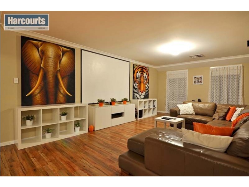 27 Windjammer Parkway, Jindalee WA 6036