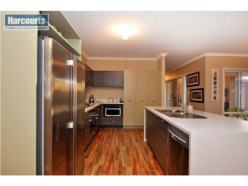 27 Windjammer Parkway, Jindalee WA 6036