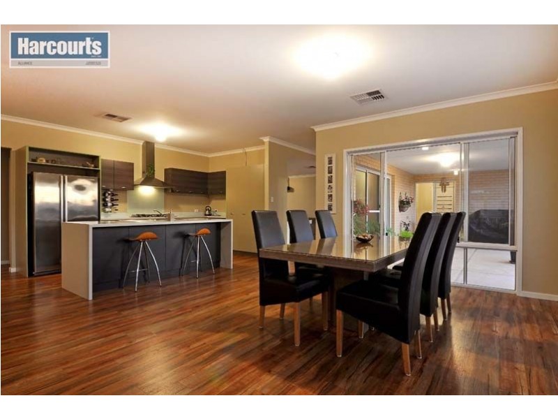 27 Windjammer Parkway, Jindalee WA 6036