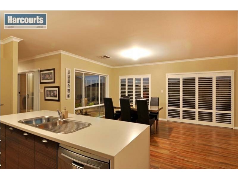 27 Windjammer Parkway, Jindalee WA 6036