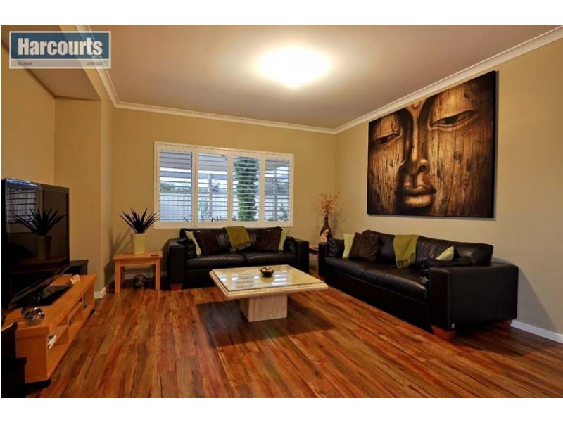 27 Windjammer Parkway, Jindalee WA 6036