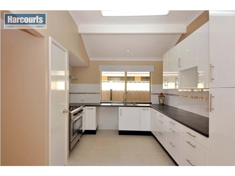 4 Royal Scot Loop, Currambine WA 6028