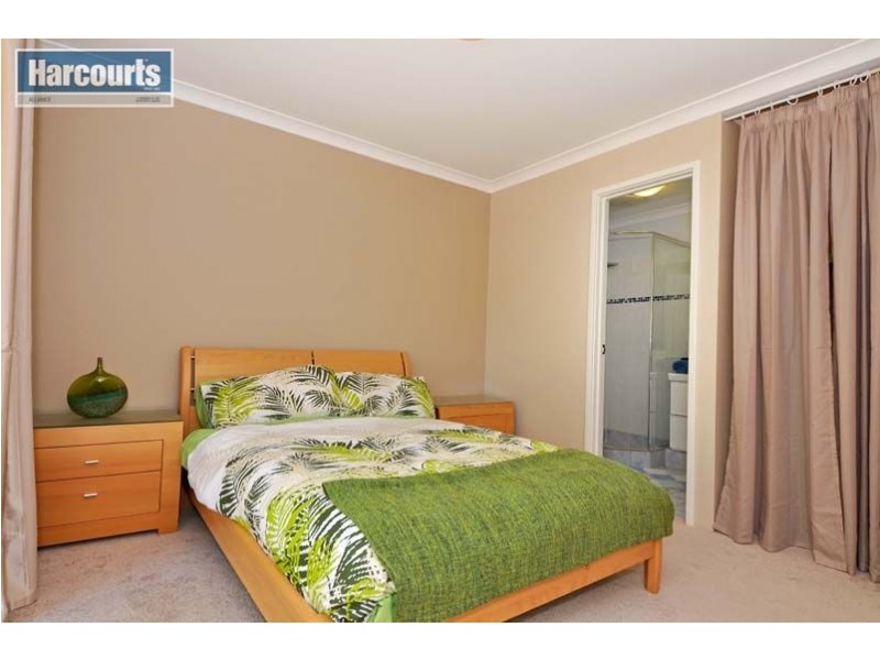 4 Royal Scot Loop, Currambine WA 6028