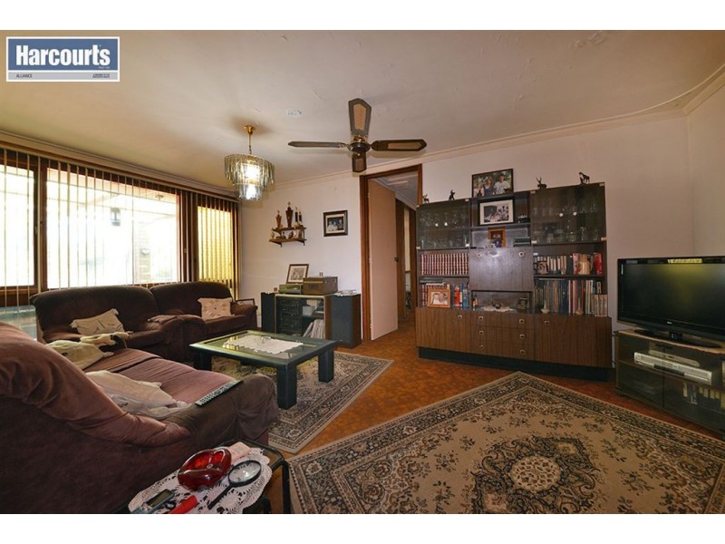 6 Eagle Street, Craigie WA 6025