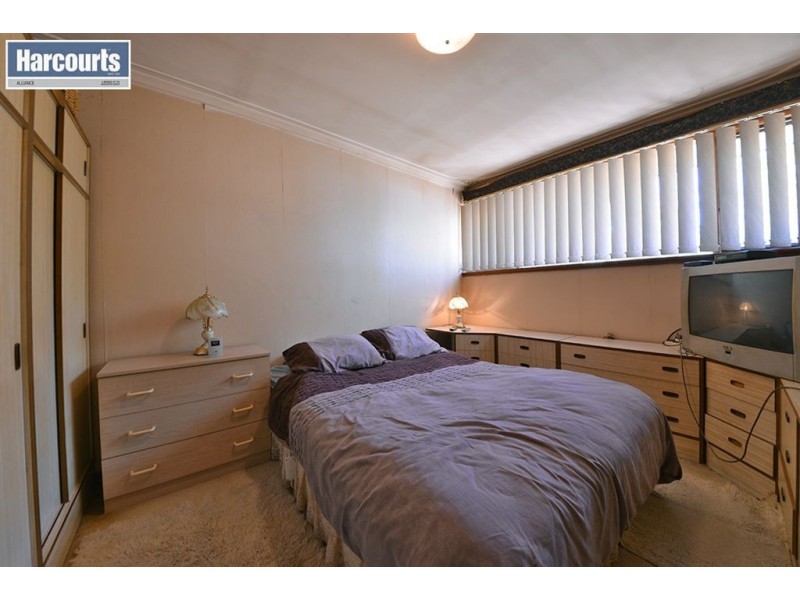 6 Eagle Street, Craigie WA 6025