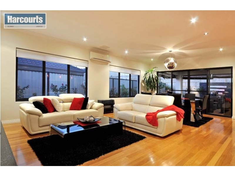 14 Kembla Circle, Madeley WA 6065