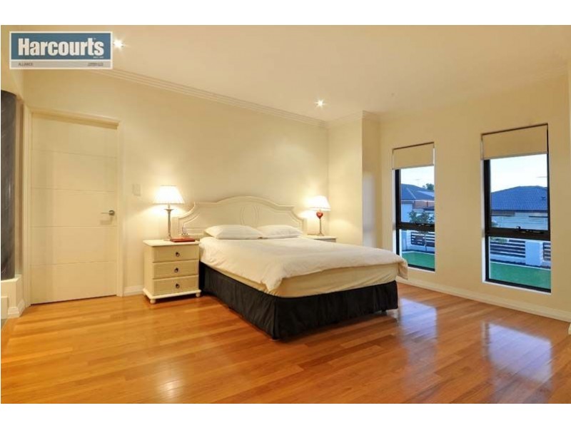 14 Kembla Circle, Madeley WA 6065