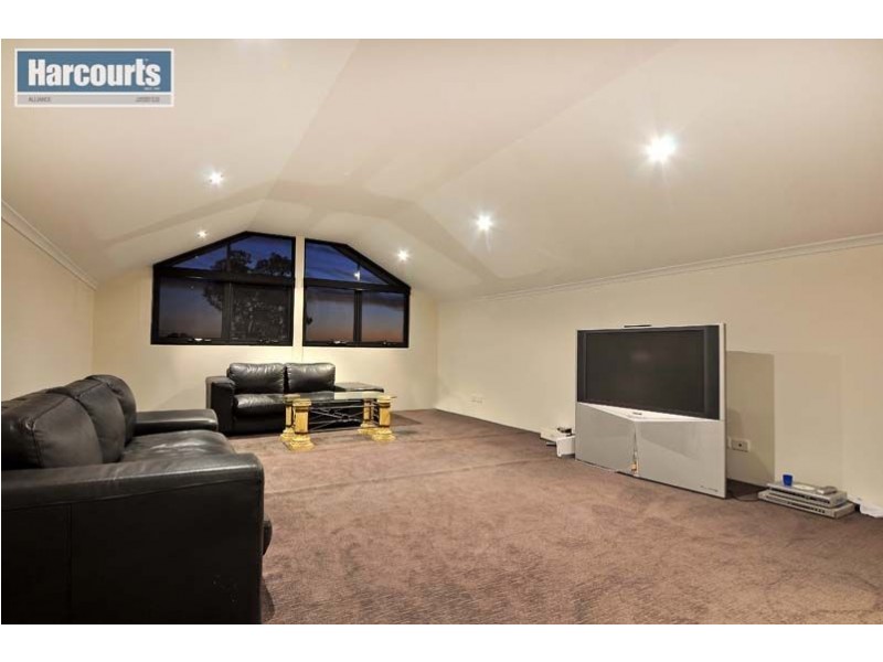 14 Kembla Circle, Madeley WA 6065