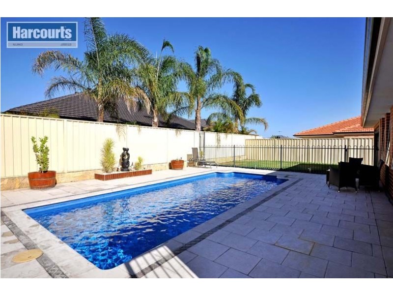 22 Fineview Crescent, Carramar WA 6031