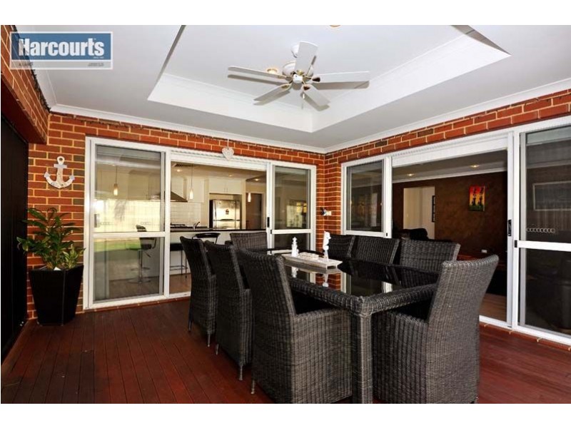 22 Fineview Crescent, Carramar WA 6031