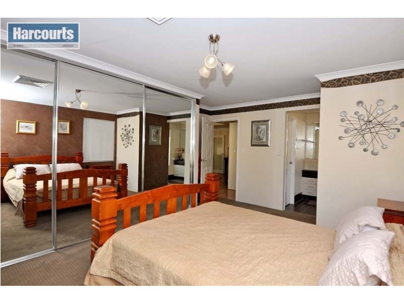 22 Fineview Crescent, Carramar WA 6031