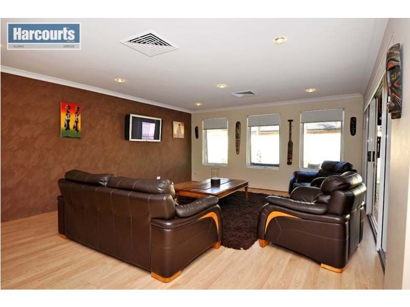 22 Fineview Crescent, Carramar WA 6031