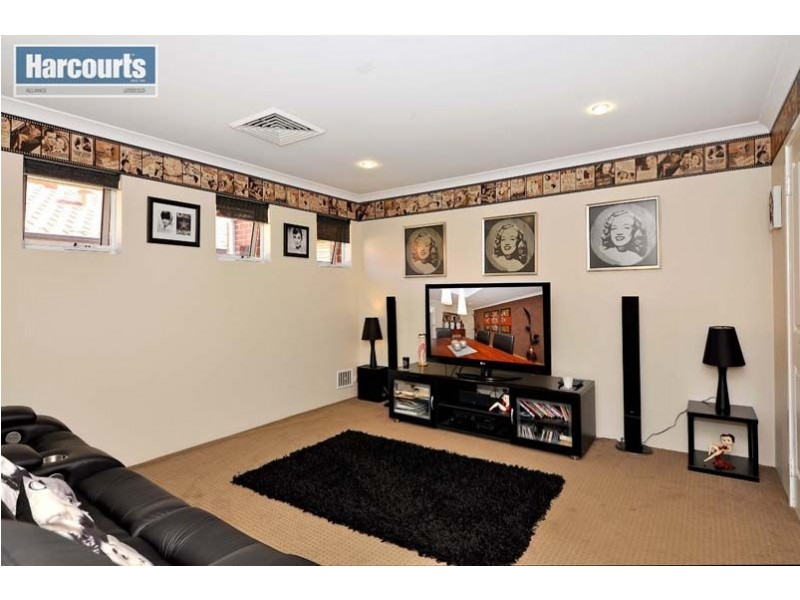 22 Fineview Crescent, Carramar WA 6031